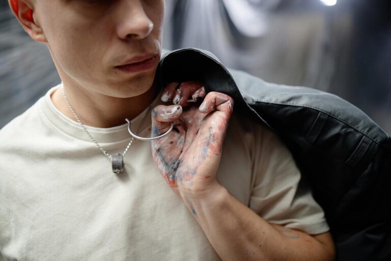 kolczyk-w-sutku---jak-wyglada-proces-przebicia-i-jakie-sa-wady-i-zalety