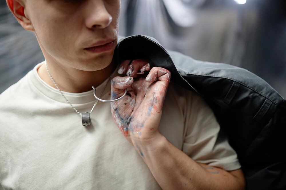 kolczyk-w-sutku---jak-wyglada-proces-przebicia-i-jakie-sa-wady-i-zalety